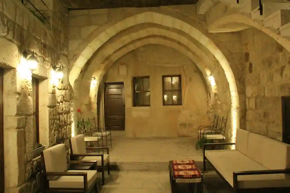Tafana Cave Stone Lodge